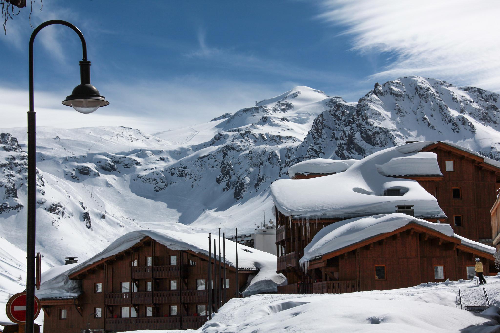 Hotel Village Montana By Les Etincelles Тінь Екстер'єр фото