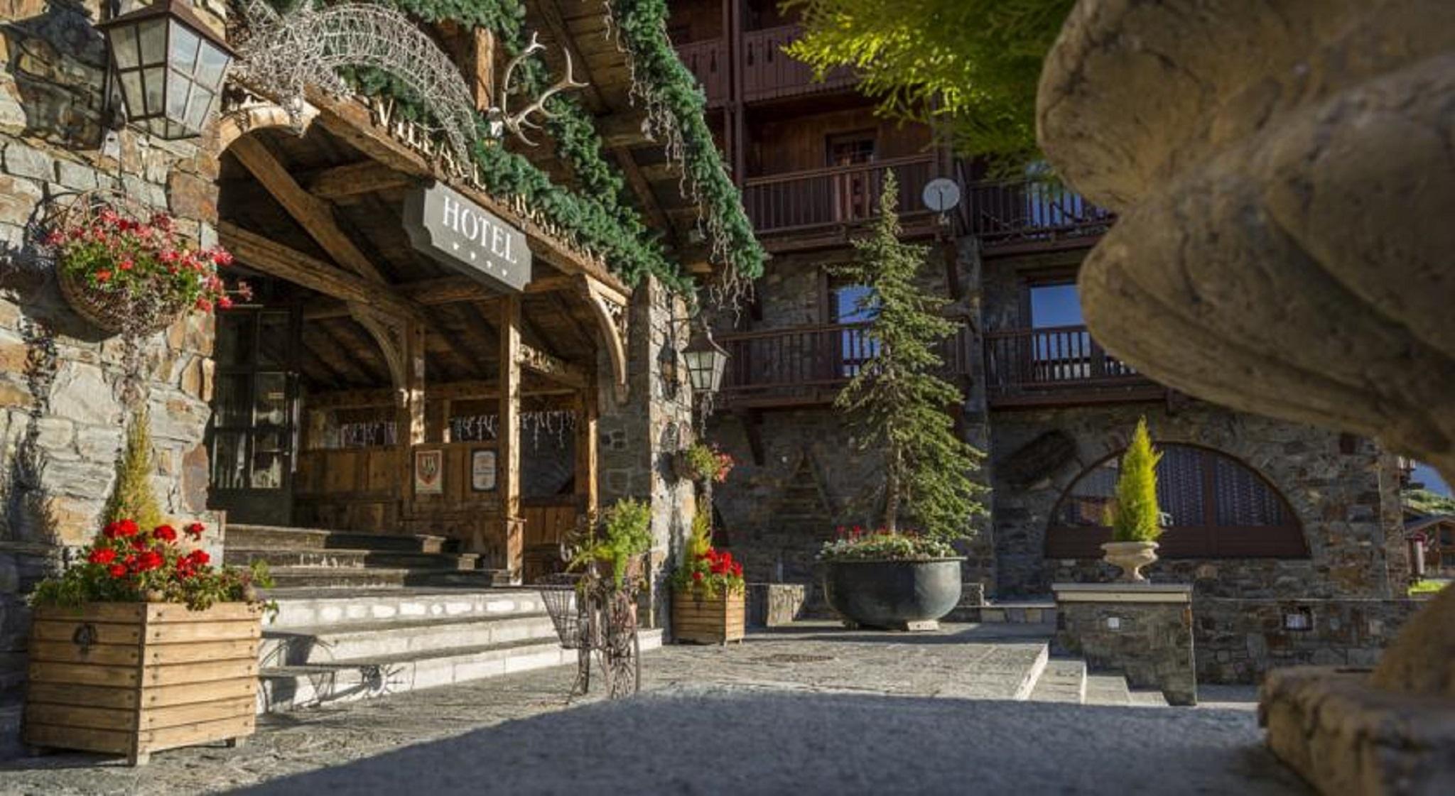 Hotel Village Montana By Les Etincelles Тінь Екстер'єр фото